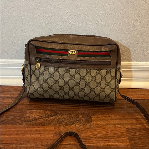 2099 Gucci Brown and Tan crossbody bag - Picture 1 of 10